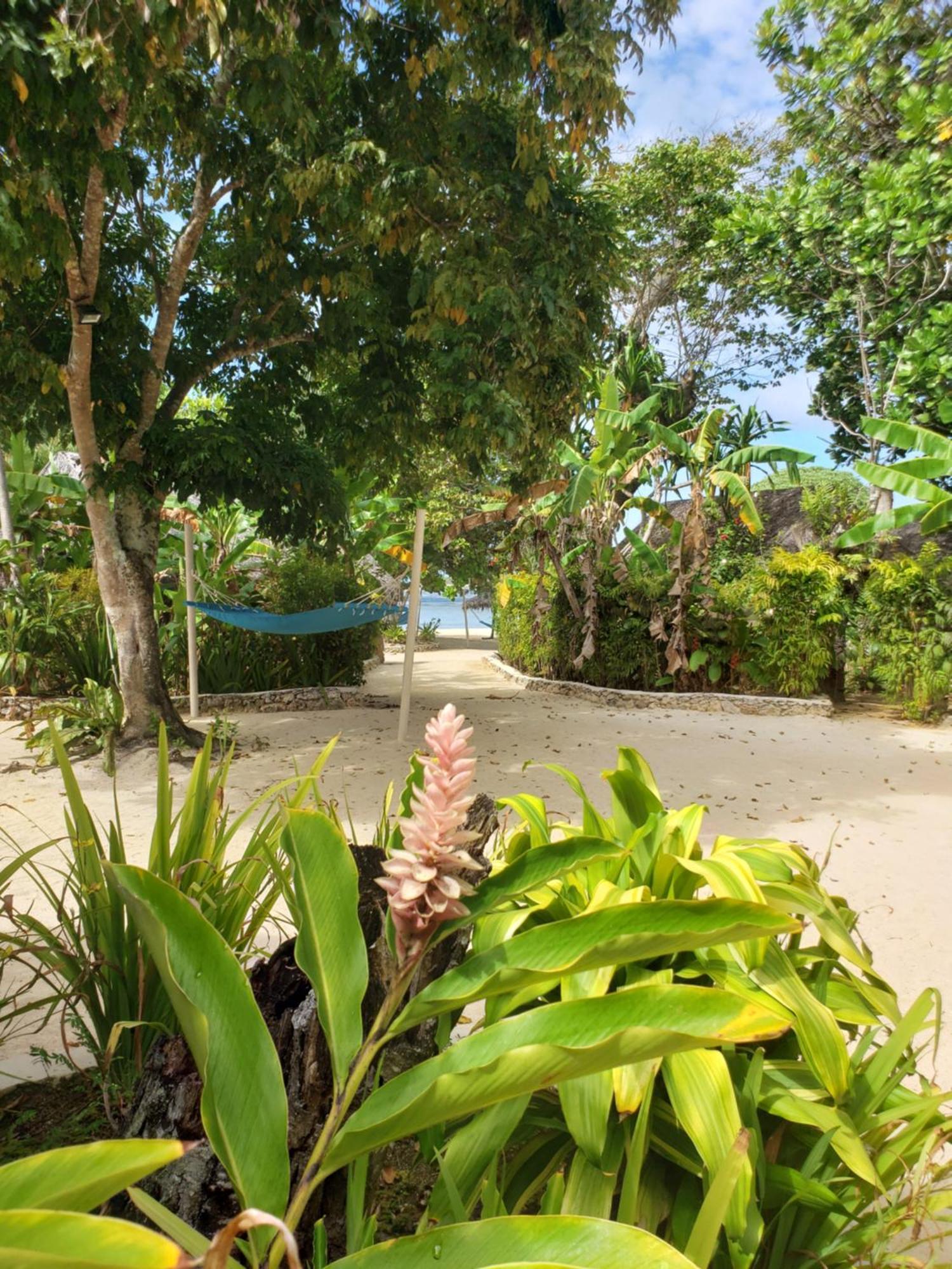 Breakas Beach Resort (Adults Only) Port Vila Luaran gambar