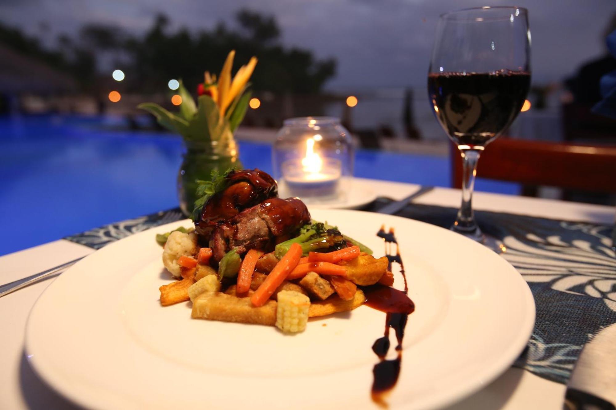 Breakas Beach Resort (Adults Only) Port Vila Luaran gambar