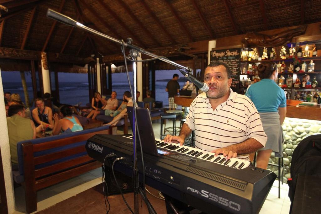 Breakas Beach Resort (Adults Only) Port Vila Luaran gambar