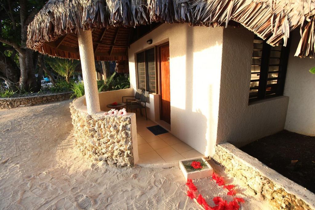 Breakas Beach Resort (Adults Only) Port Vila Luaran gambar