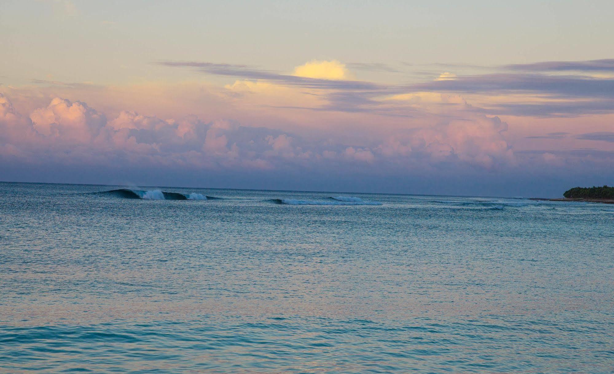 Breakas Beach Resort (Adults Only) Port Vila Luaran gambar
