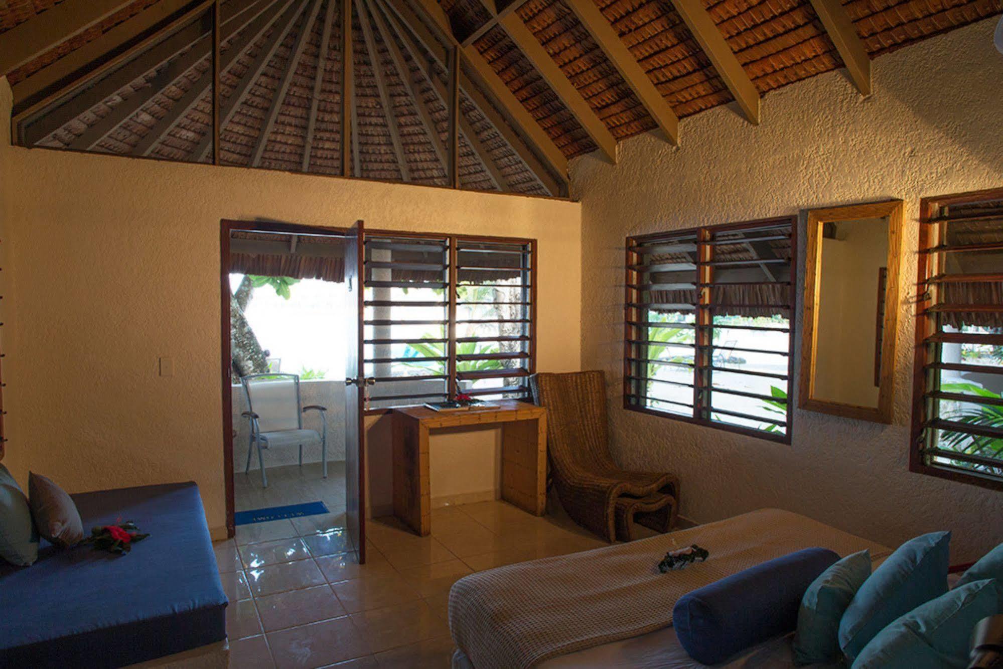 Breakas Beach Resort (Adults Only) Port Vila Luaran gambar