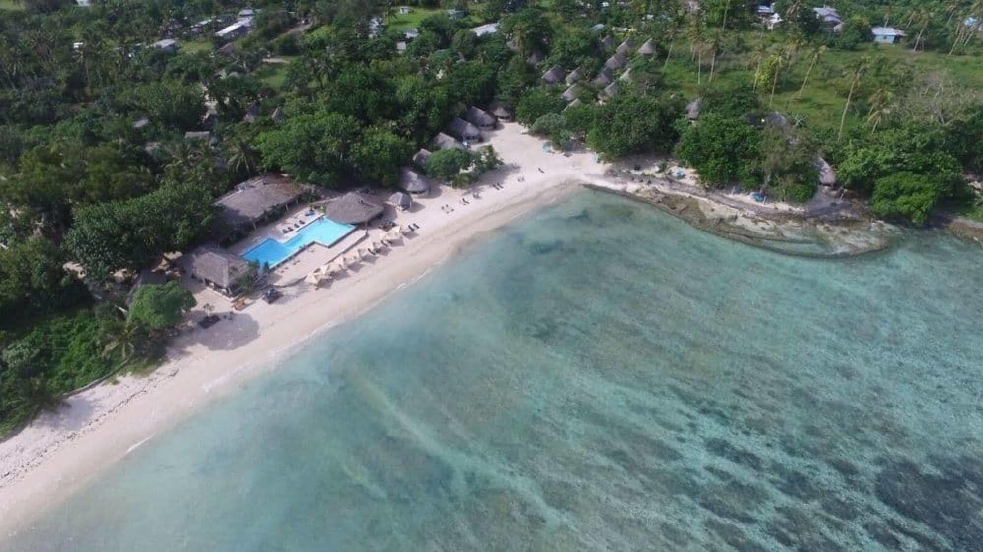 Breakas Beach Resort (Adults Only) Port Vila Luaran gambar